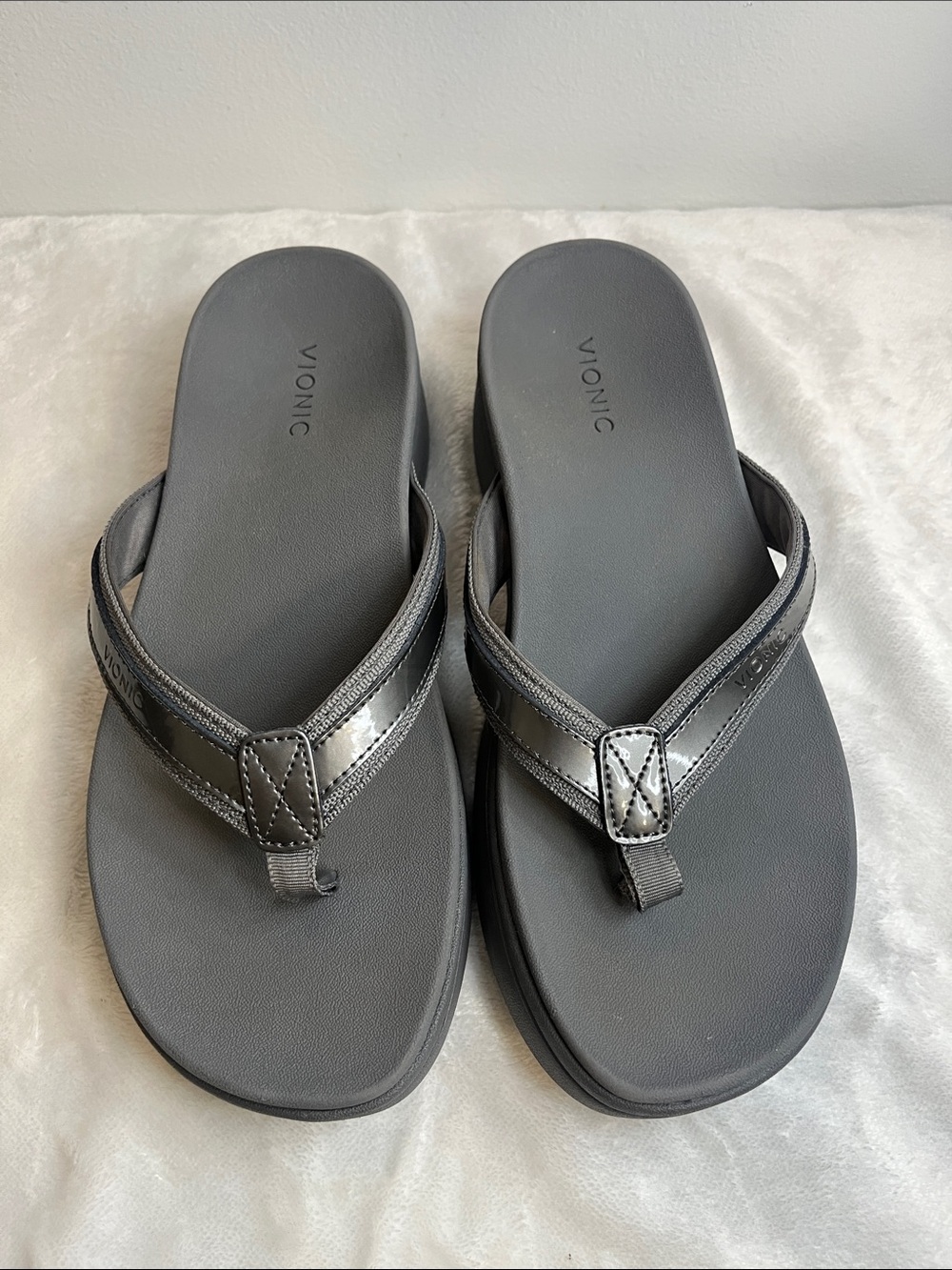 Vionic Women's Charcoal Gray Comfort Thong Sandals